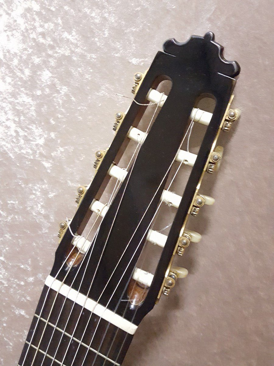 kurosawahtnc's tweet photo. 【#クロサワ楽器 #日本総本店 ２Ｆ　#新入荷 情報！】

パウリーノ・ #ベルナベ Paulino #Bernabe　1986年製　#10弦　#10string 松・ハカランダ クロサワ楽器店 通販サイト https://t.co/LFlV4BGnfL

#classicalguitar  #kurosawaclassicalguitar #世界最大級のクラシックギター専門店 https://t.co/8CHY91AIBm