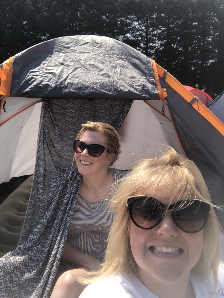 teachandtennis's tweet photo. So, the night in the queue with @MeganPurdie was surprisingly better than the usual 3:30am arrival. Helps that she is a glorious camping expert& has held my hand throughout it all. Now for #Tennis (well in 5 hours😬) #Wimbledon #TheQueue #MiddleSaturday https://t.co/iXk48XPDfA