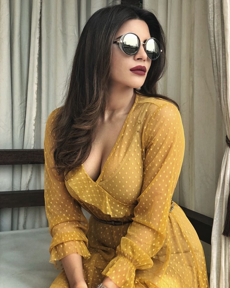simi079's tweet photo. Desi girl
@simi079
@Manikangana 
@hotkutti 
@ssilverssurfer 
@kazchintu
@NaughtyBhabhi
@ms395481
@SupperSunny
@desi_chicks
@instasaves 
@misha_basu 
@fri55534410 
@v_gentle_man 
@LustyBhabi
@s_p123sam 
@Jungle_Jalebi 
@Manik03246042 
#RoyalWedding 
@Fansxpress https://t.co/WBSQENOddK