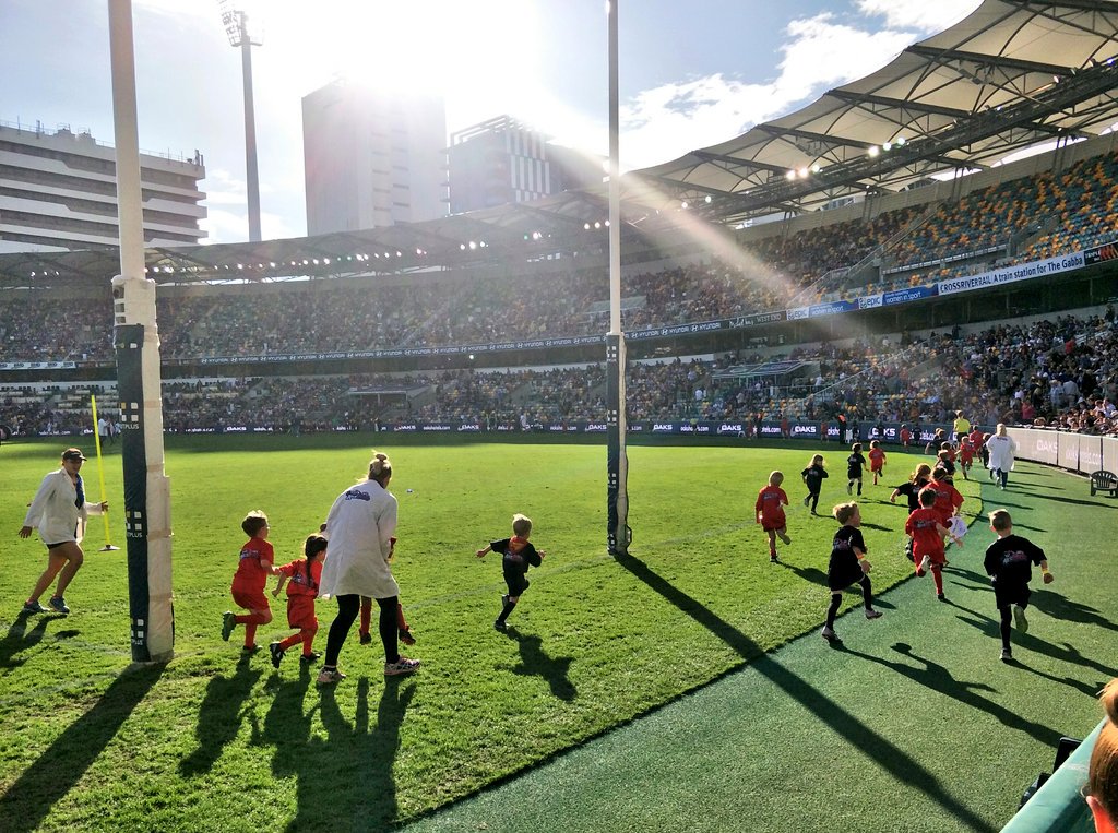 Future stars of #AFL <a href="/zillmere_eagles/">Zillmere Eagles</a>
take the field at the #Gabba
#AFLLionsBlues

#AllForOne  <a href="/brisbanelions/">Brisbane Lions</a>