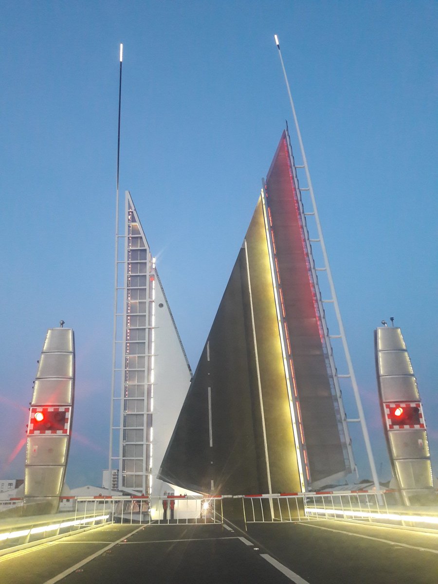 dorset_marine's tweet photo. Got caught by the bridge the other night...forgot to watch the signs but worth it for these snapshots...
#Poole #twinsails #dorset #liftingbridge #bridge #dusk https://t.co/HU90EzM9Qf