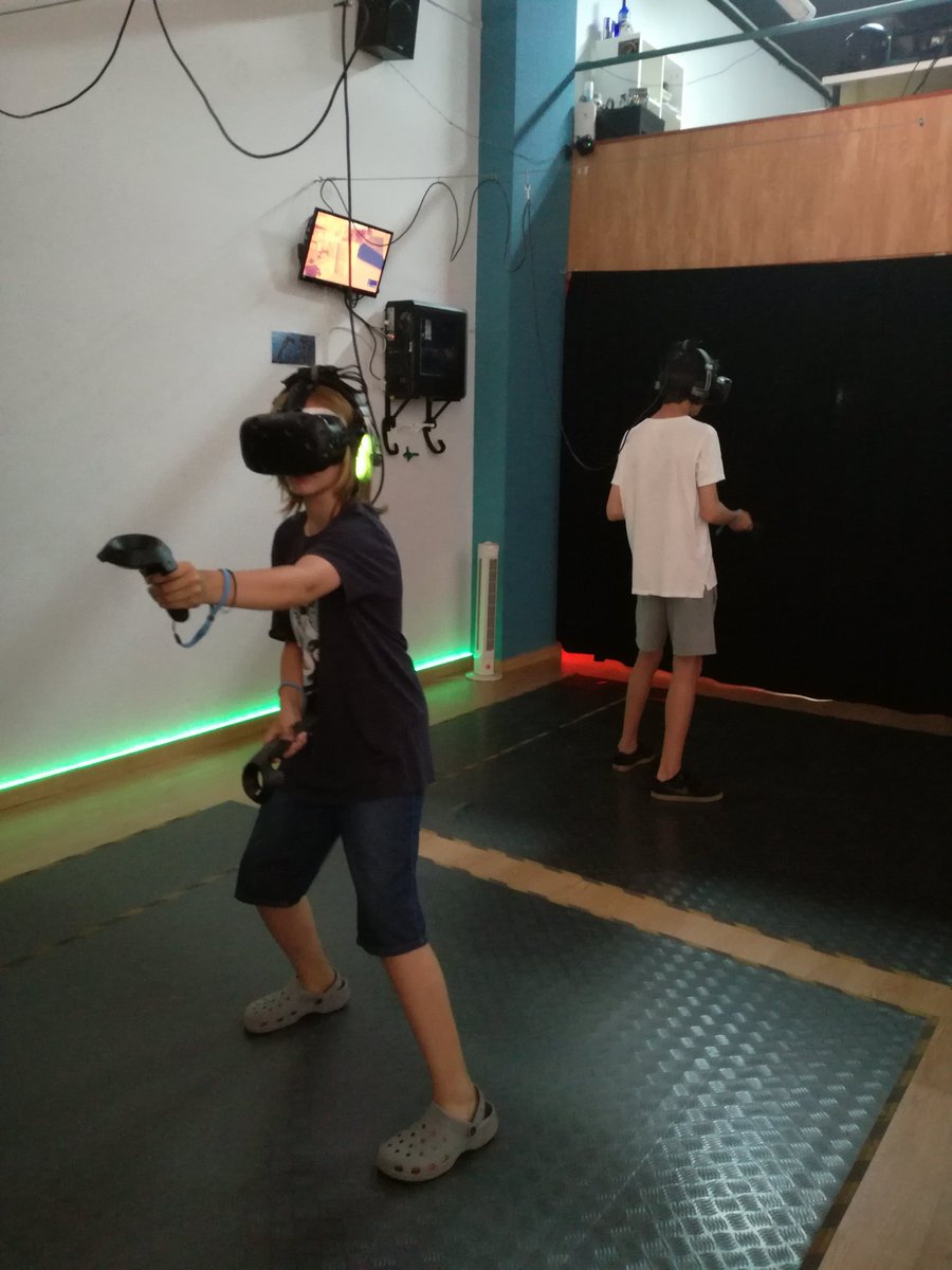 VRProject_es's tweet image. Hoy nos visitan Edu y Sergio, Subs de @SackVengador 
Esperamos que lo hayan pasado bien y no os olvidéis de seguir los próximos videos del Ruso Loco, habrá sorpresa!!
-
-
#vrproject #sackvengador #vr #htcvive #gaming #youtube #anime #manga