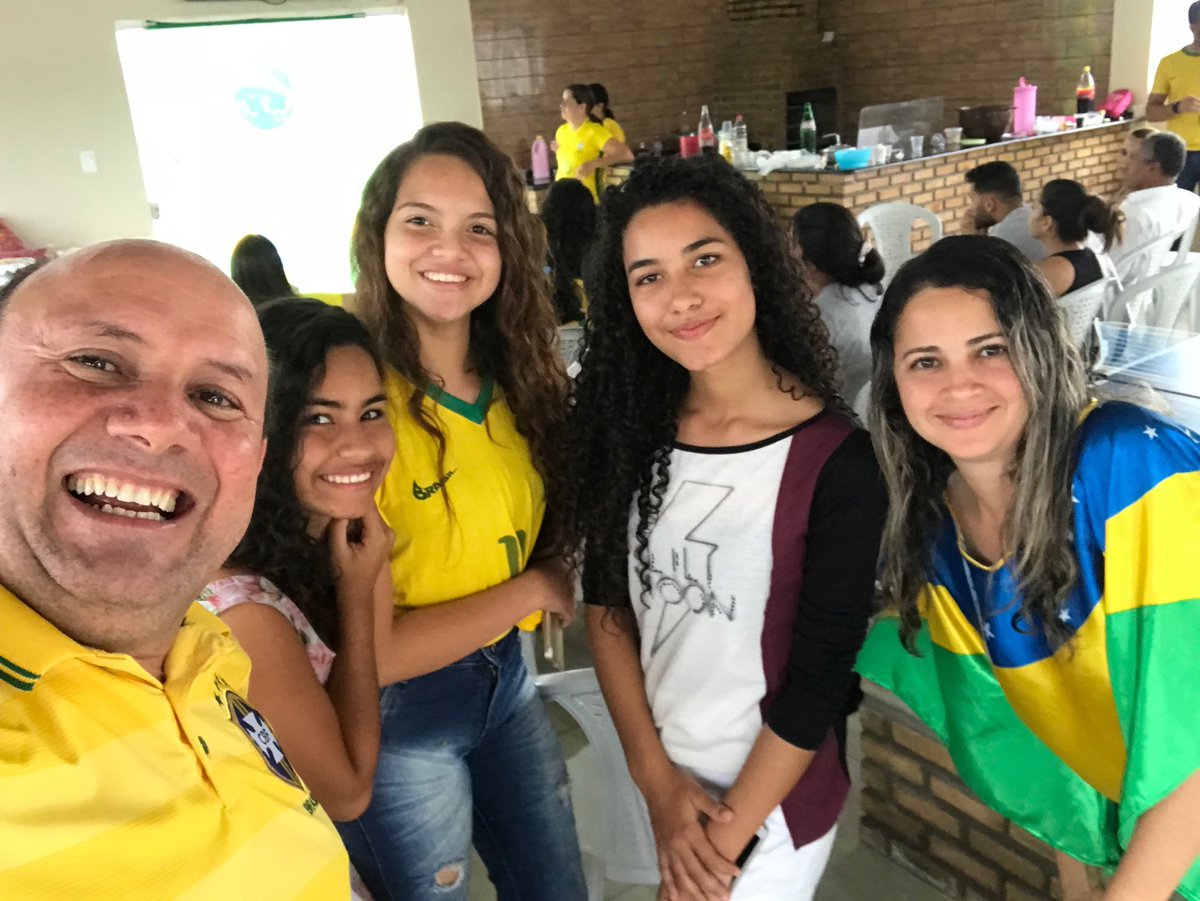 GIVALD17's tweet photo. Continuamos sendo Brasileiros de coração!! https://t.co/4pH3sFVlob