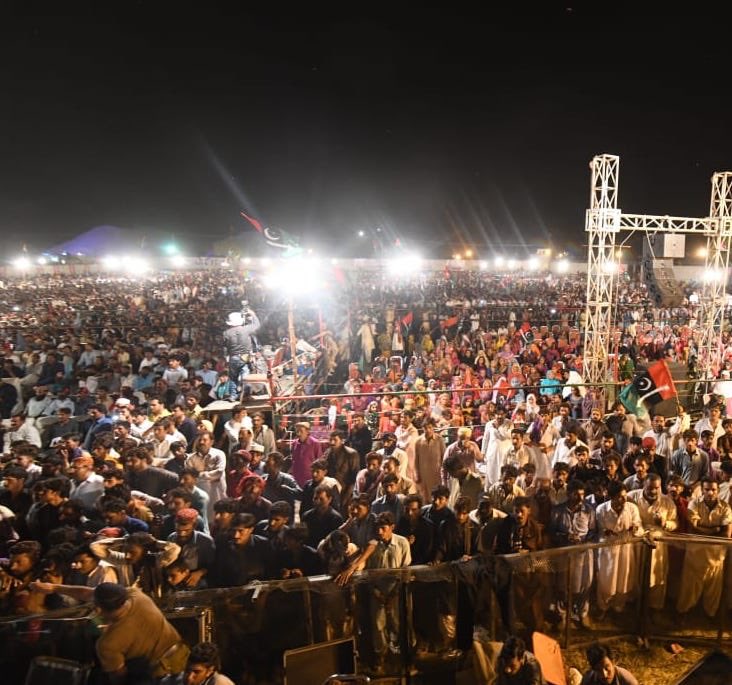 BBhuttoZardari's tweet photo. Overwhelmed by the incredible response of the people of Rahim Yar Khan yesterday. Looking forward to continuing to take PPP's message for a peaceful, prosperous and progressive Pakistan to the rest of our nation https://t.co/p0gvNMqM9G