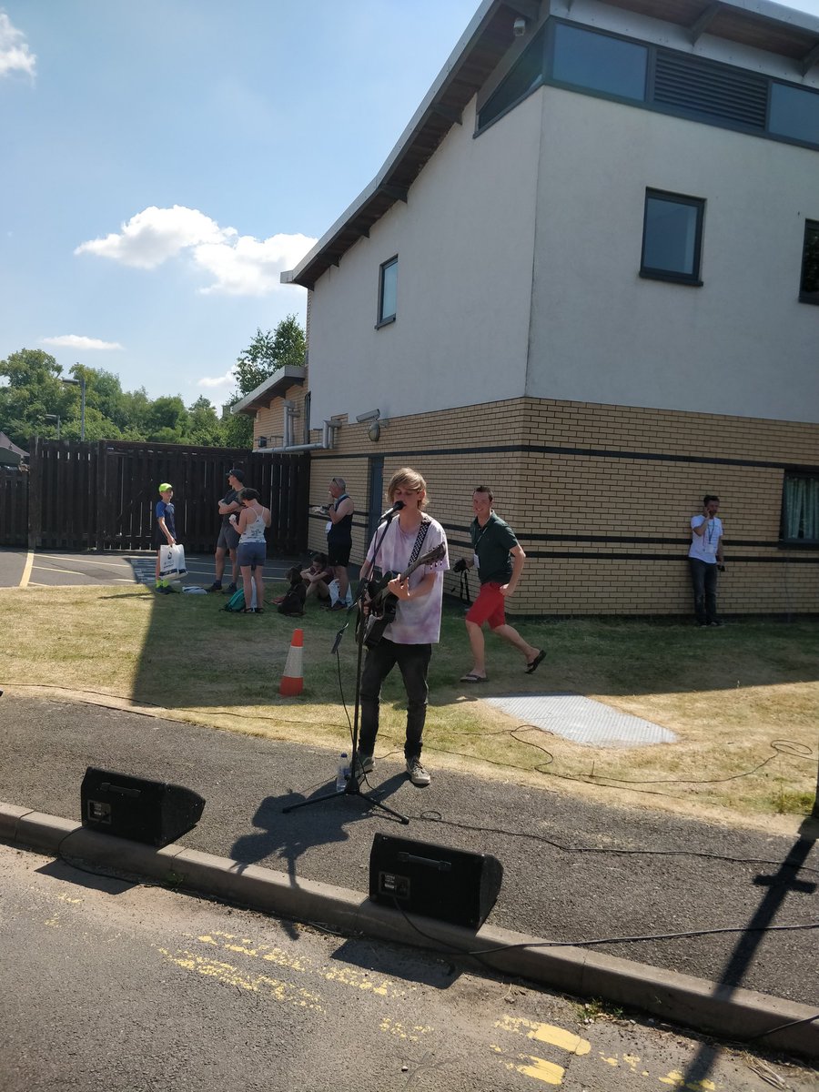 Music continuing with <a href="/TomBarrasMusic/">Tom Barras Music</a> #nhs70 #sathFunDay