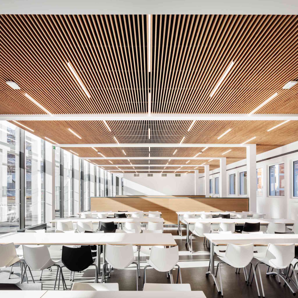 Demi-pension du collège/lycée Henri Bergson à Paris 19. #valletdemartinis #architecture #teamarchi Photo originale de <a href="/CharlyBroyez/">Charly Broyez</a>