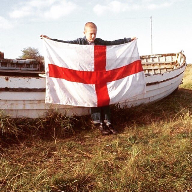 TotalStoneRoses's tweet image. THIS IS ENGLAND! We’re playing @fakefestivals in Chelmsford @ 1pm. Then... ITS COMING HOME 🌞🏴󠁧󠁢󠁥󠁮󠁧󠁿 RT if you agree 🍋
