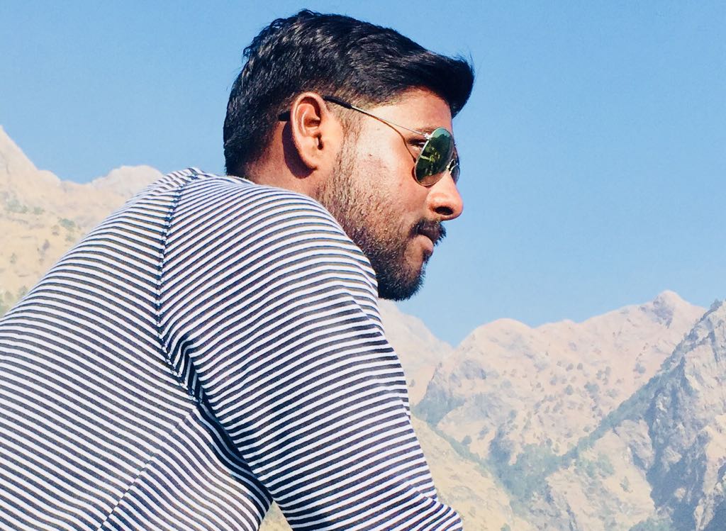 MayankYadavAdv's tweet photo. तेरे पास आने में आधी उम्र गुज़री है,
आधी उम्र गुजरेगी तुझसे दूर जाने में।
#JaiMataDi #BornPrince #A2Y https://t.co/HXtTt9itJS