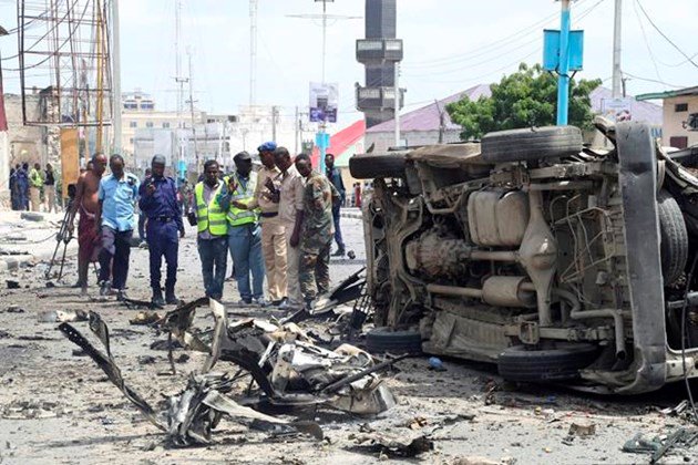 At least 9 dead in ongoing attack on Somali ministry.  ottawamatters.com/world-news/at-… https://t.co/hwJn6WkYpf