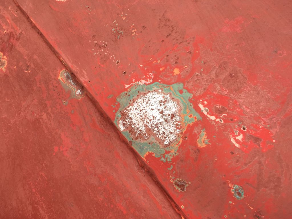 Vandaag krijgt het dak van onze roef een nieuw kleurtje. Hebben jullie nog suggesties? #varenderfgoed #roodisgeenkleur