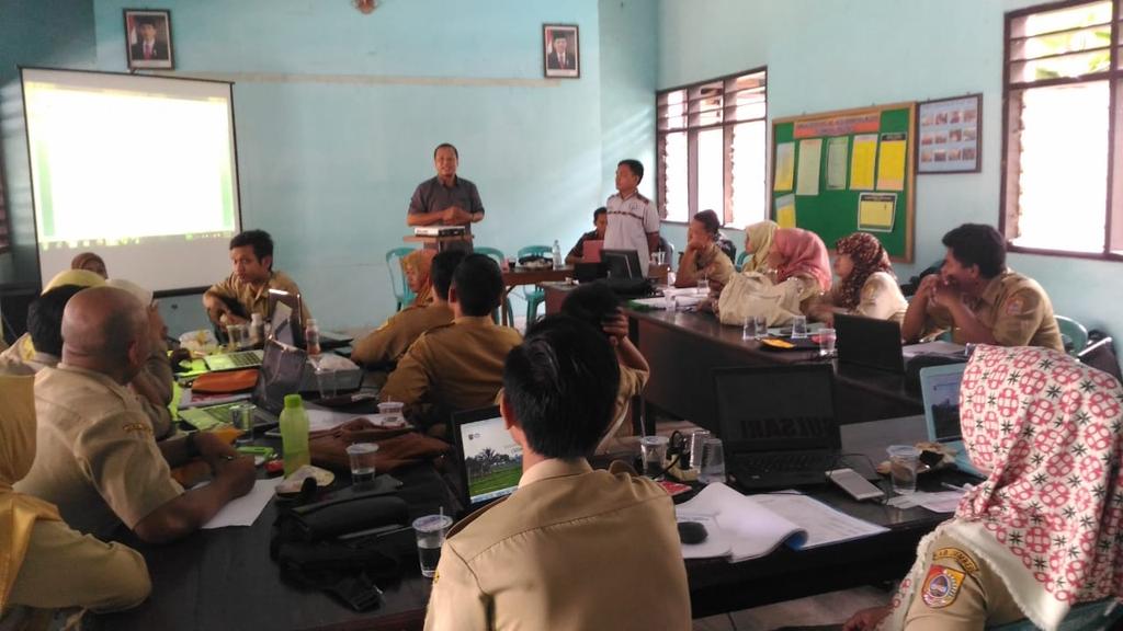 merdiawan_dodik's tweet photo. Bersemangat dg pelaku desa ttg pentingnya peningkatan kapasitas
 #PIDmandirikanDesa #TPPIJawaTimur #TPPIKabJember @jokowi @EkoSandjojo @anwsanusi @taufikmadjid71 @FahriLabado @DewantoAndry @dokterFAIDA @fourzanitongjay @merdiawan_dodik @ilzam_zawawi @Anni31310729 @alifatulLailiy1 https://t.co/gn7964G4eF
