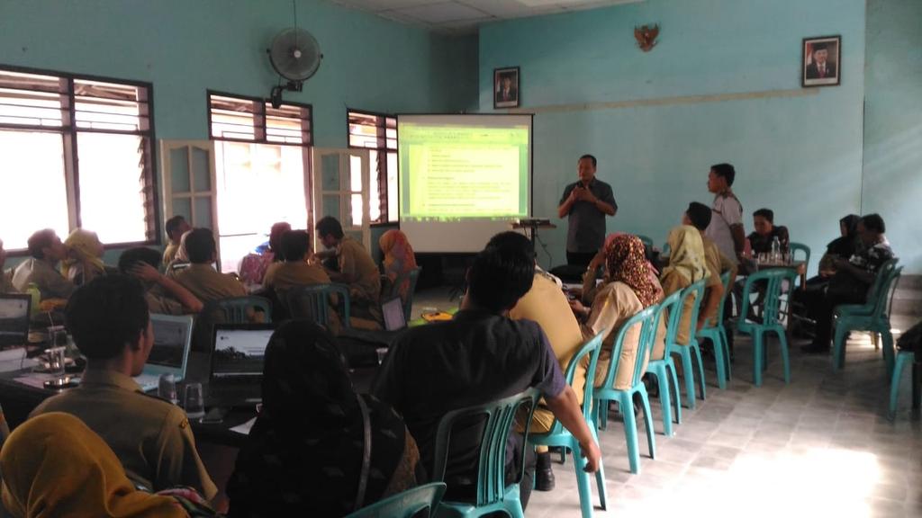 merdiawan_dodik's tweet photo. Bersemangat dg pelaku desa ttg pentingnya peningkatan kapasitas
 #PIDmandirikanDesa #TPPIJawaTimur #TPPIKabJember @jokowi @EkoSandjojo @anwsanusi @taufikmadjid71 @FahriLabado @DewantoAndry @dokterFAIDA @fourzanitongjay @merdiawan_dodik @ilzam_zawawi @Anni31310729 @alifatulLailiy1 https://t.co/gn7964G4eF