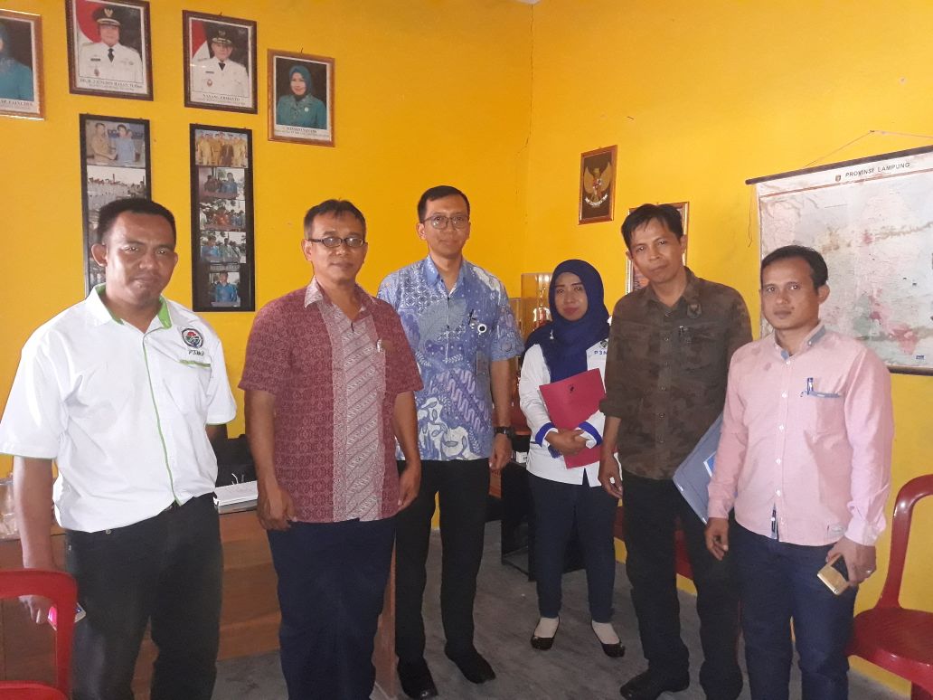 DwiHartadi1807's tweet photo. Evaluasi Manfaat Dana Desa
Bersama Tim Sekretariat Wapres RI
di Kec. Rajabasa,Kab.Lamsel
(Dr. Koko dkk)
#PIDmandirikanDesa
#TPPILampung 
#TPPILampungSelatan
@jokowi 
@EkoSandjojo 
@anwsanusi 
@taufikmadjid71 
@fachrilabalado https://t.co/mqXCnWwA5z