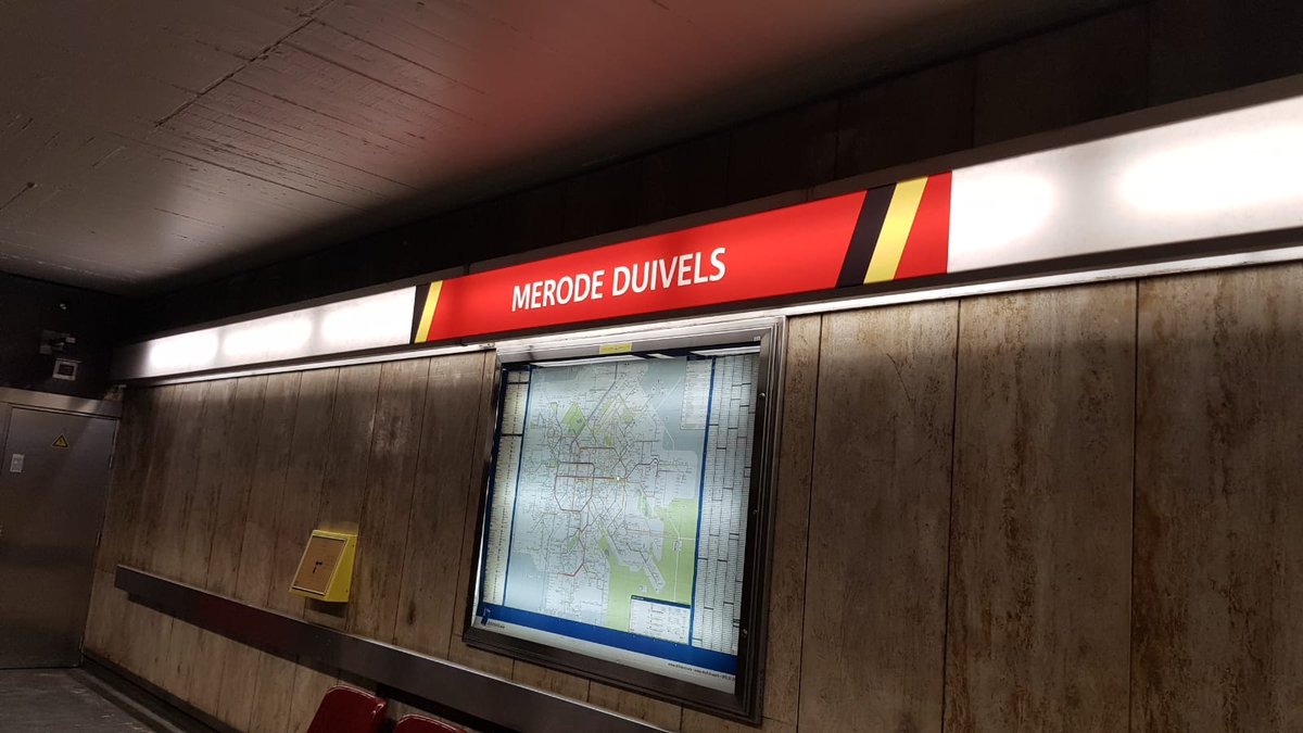 STIBMIVB's tweet photo. @mathieudelvaux @thomashermine LE panneau ? 🙃 ^ld https://t.co/x9O5ozKYAj