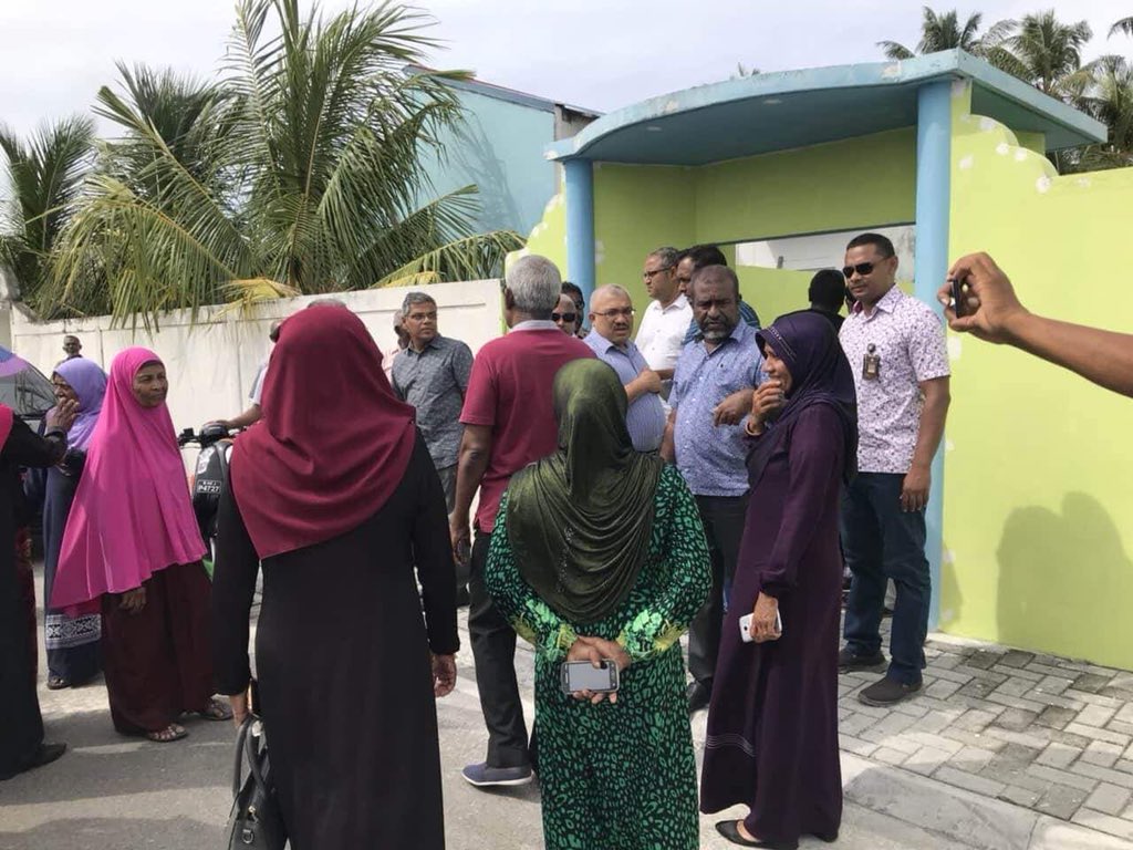 AsluSoora's tweet photo. #Live  | Thinadhoo 

#RY Campaign Team Thinadhoo ge Rayyithunna Emme Gaathun 

#RY2018 In Sha Allah https://t.co/Wrztsm9WMw