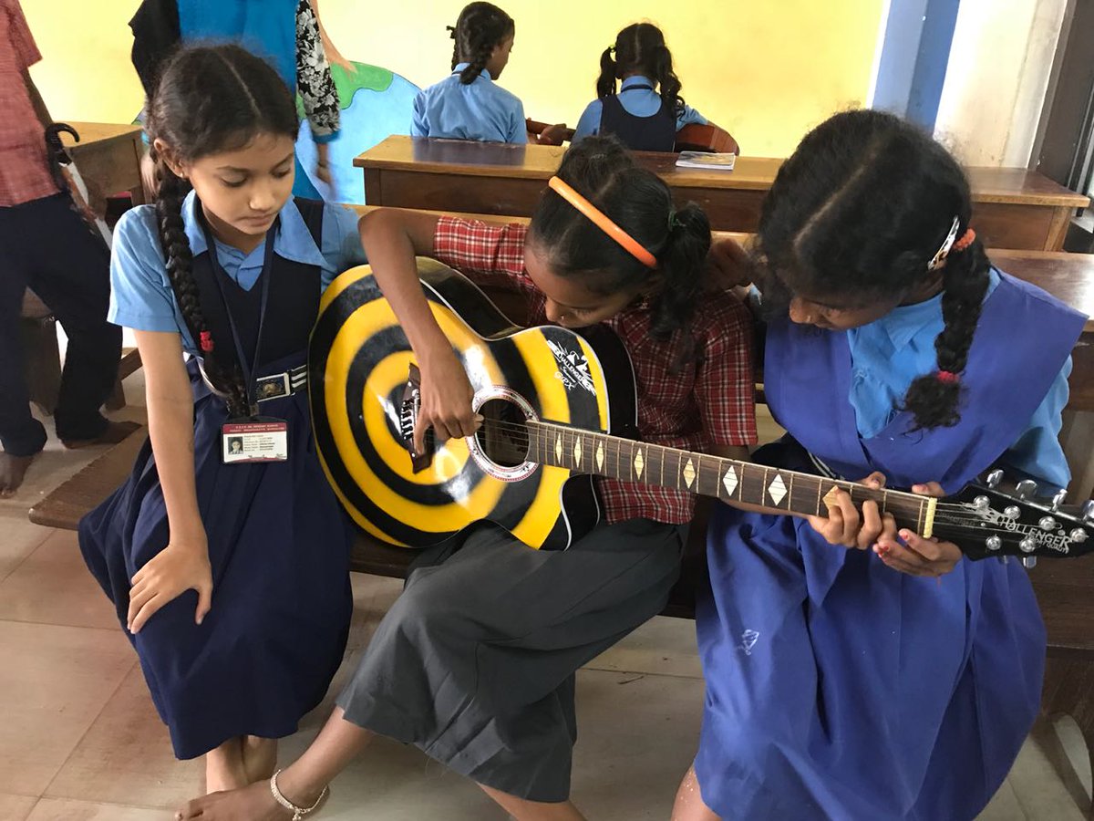 TheMFCtrust's tweet photo. Who said that diamonds are a girls best friend? Our girls at Bikarnakatte Government School beg to differ😉🎸❤
#guitar #music #Mangaluru https://t.co/1wkvR2OJ7g