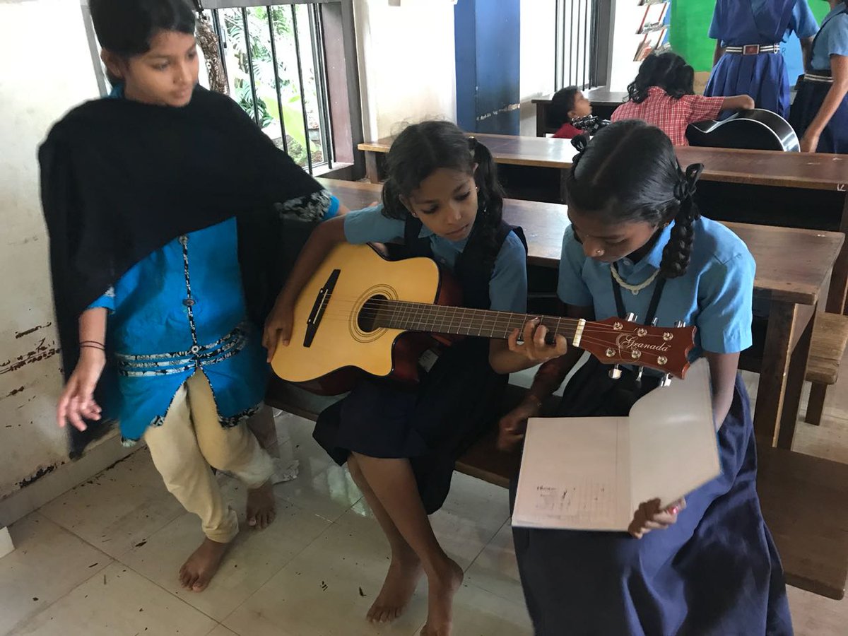 TheMFCtrust's tweet photo. Who said that diamonds are a girls best friend? Our girls at Bikarnakatte Government School beg to differ😉🎸❤
#guitar #music #Mangaluru https://t.co/1wkvR2OJ7g