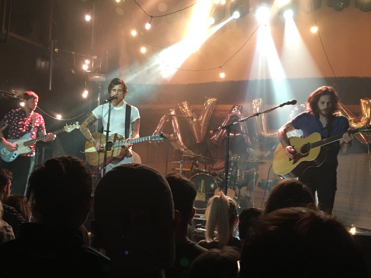 dattebaka's tweet image. Thanks for another absolute unit of a show in Canada! @AnthonyGreen