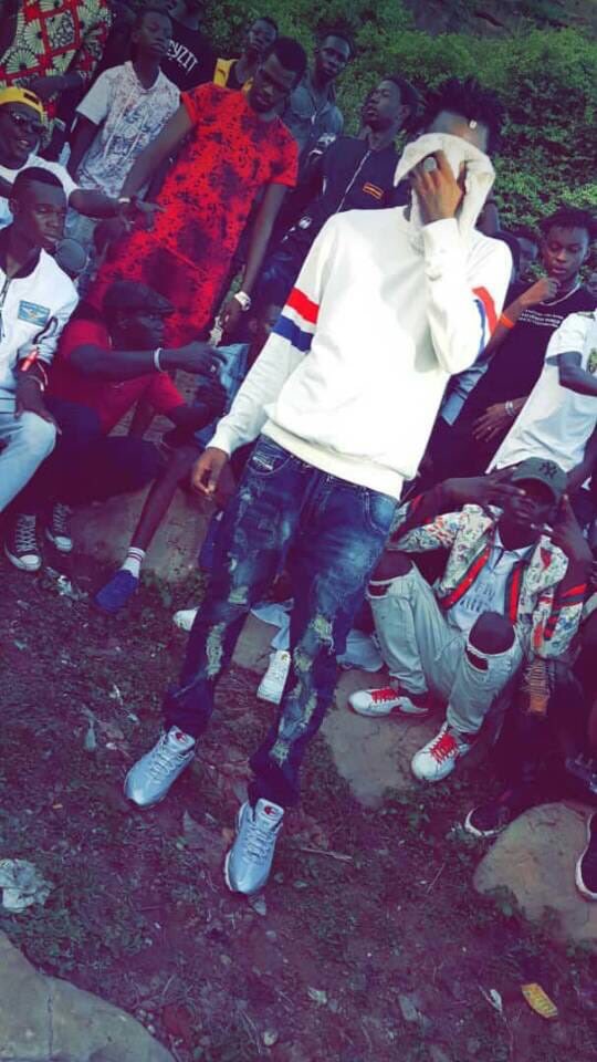 youngpoofficiel's tweet photo. Tournage d’une nouvelle vidéo. 
En attendant on continue de faire tourner OTENAMAKO : https://t.co/6uQnrLUsJe

#GLBling #KeyzitMali #KeyzitAfrica #Keyzit https://t.co/DwdY00Um3N