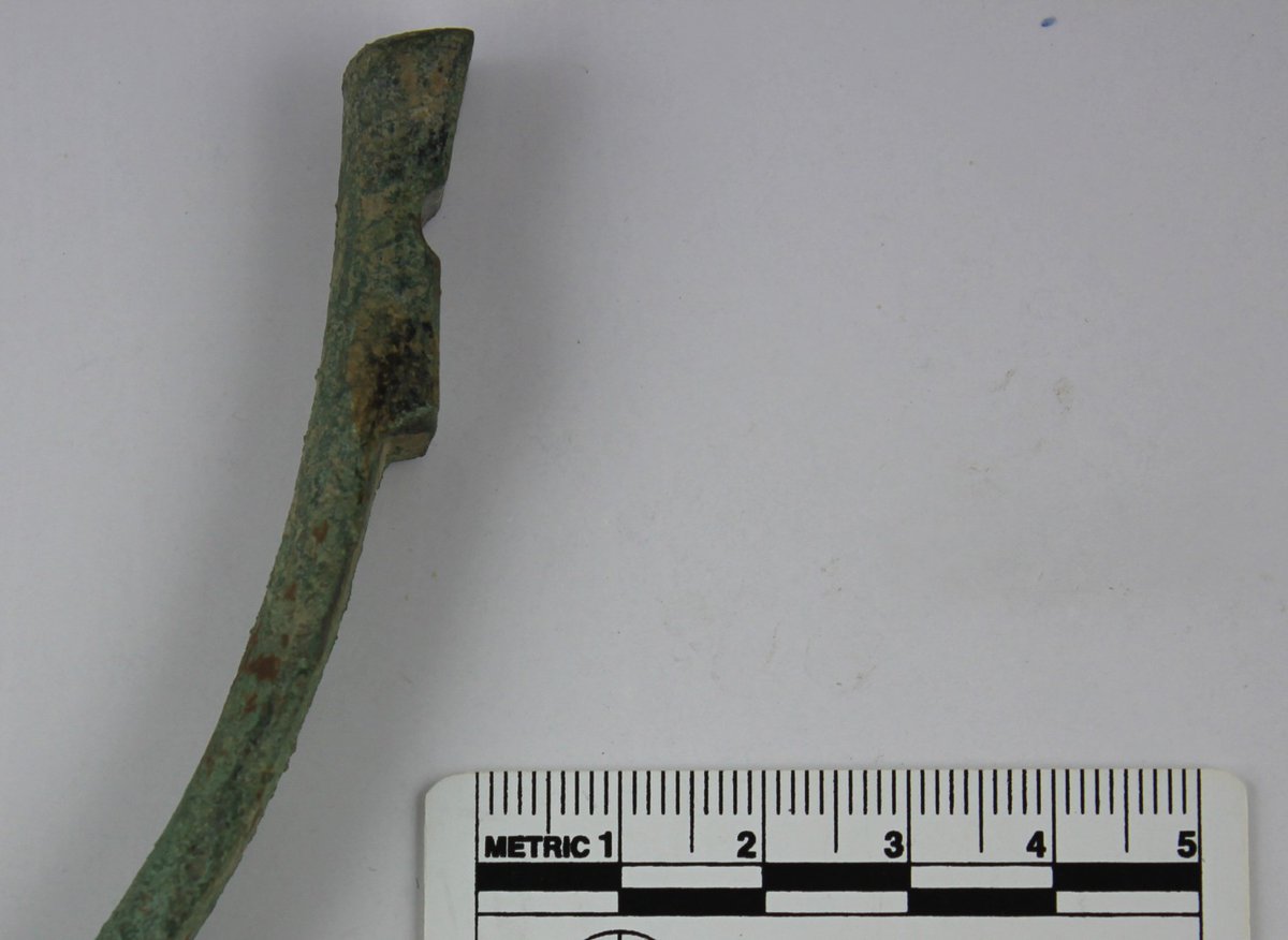 <a href="/BenjaminJLandon/">Ben Landon</a> @SaveRome <a href="/pr_archeologo/">ProfessionArcheologo</a> <a href="/RomanFindsGrp/">Roman Finds Group</a> <a href="/findsorguk/">Portable Antiquities & Treasure</a> <a href="/FindResearchGrp/">FindsResearchGroup</a> <a href="/MuseoArcheoCa/">Musei Nazionali di Cagliari</a> <a href="/TheRomanSoc/">Roman Society</a> <a href="/UCLarchaeology/">UCL Institute of Archaeology</a> <a href="/AntiquityJ/">🅰ntiquity Journal</a> <a href="/ArcDurham/">Durham Archaeology</a> We supposed it had at least another element connected on the top (see the picture for the details). It seems a kind of semi-circular slot, perfectly smoothed. the other side end in a simple way, forming a little curve.