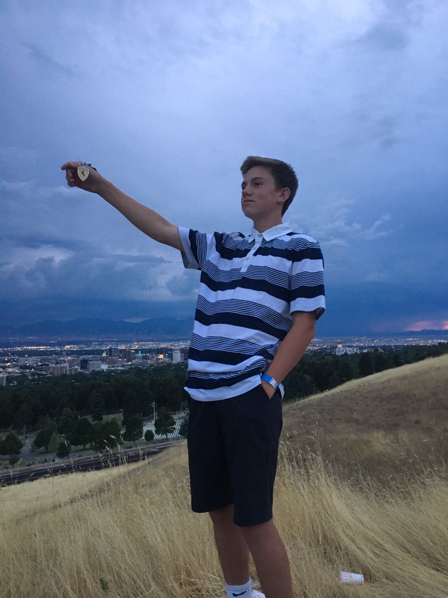 jakemfar4's tweet photo. Happy birthday wilbur!!! Many good mems and many more to come!! @willkoelliker22 https://t.co/5XffX2zj8k
