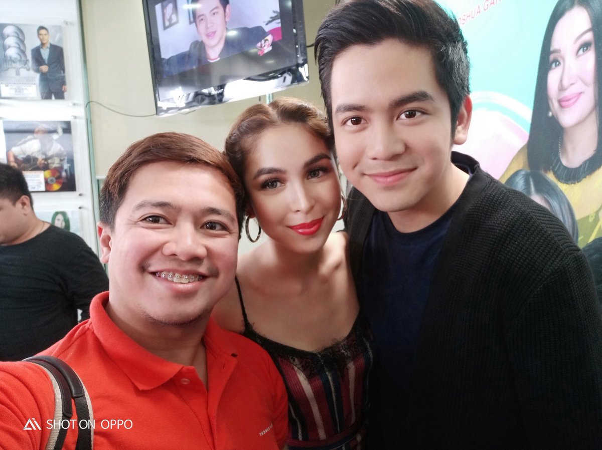 ChikkanessAve's tweet photo. With my loves #JoshLia #ILYHJoshLiaMediaCon https://t.co/ezIN4KnY1W
