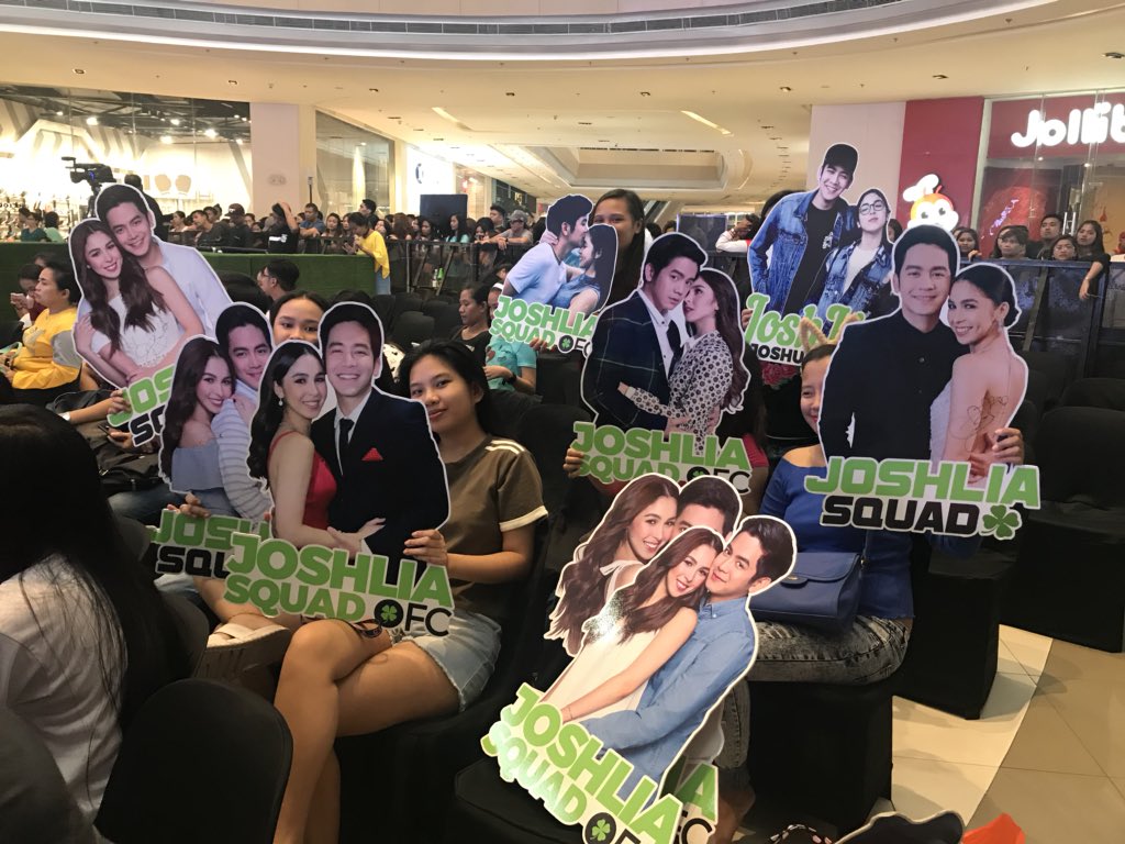 JoshLiaSquad's tweet photo. First stop! VistaMall Taguig. 

SATURDATEWith JOKOandZOEY https://t.co/IjyPAEu543