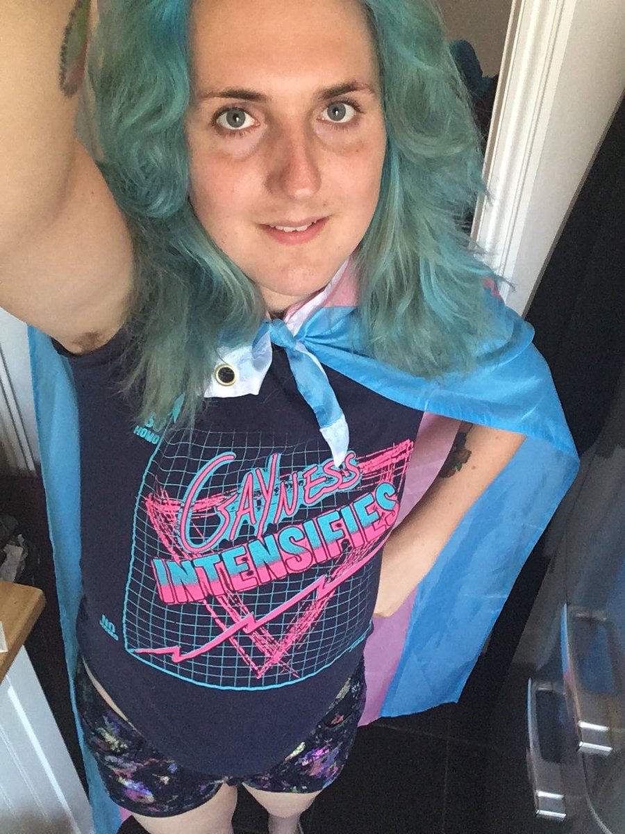 Framework Suri mixer Laura Kate Dale - Mastodon "@LauraKBuzz@tech.lgbt" on Twitter: "Ready to go  out and be super hecking gay at London Pride :D!!! https://t.co/BKpcAaQBcY"  / Twitter