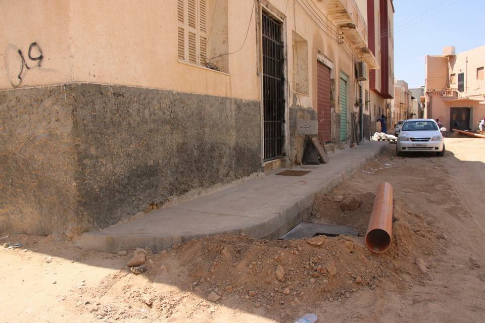 dernawi99's tweet photo. إستكمال المراحل النهائية لمشروع رصف زنقة بودينة وتركيب شبكة المياه والصرف الصحي في بلدية #طرابلس. https://t.co/renigtp5EL
