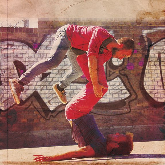 La possibilitat de ser incoherent, arribar tard, estar fora de lloc, i sobre les conseqüències que en resulten... Conseqüències, Cia Moveo a la #Quarterada Teatral! #LaMostra2018
Dmg 22 de Juliol a les 20:30h