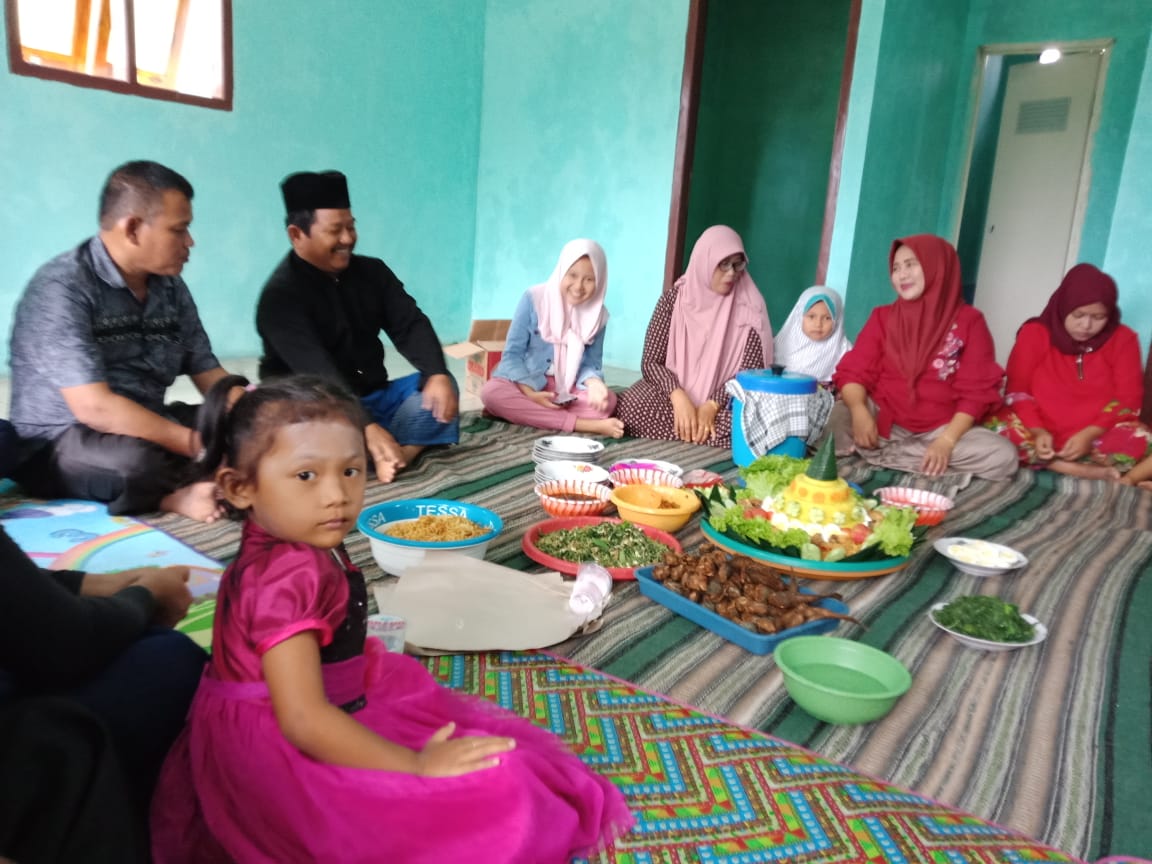 Purwant14438688's tweet photo. #PIDMandirikandesa
#TPPILampungkabupatentubabakecamatantulangbawangtengah 
Syukuran gedung Posyandu 100 % pelaksanaan DD Tahap 1 20% Tiyuh Wono Kerto
@EkoSandjojo 
@jokowi 
@taufikmadjid71
@anwsanusi
@tppilampung
@rahmangelia83 https://t.co/cqzjuSlj5q
