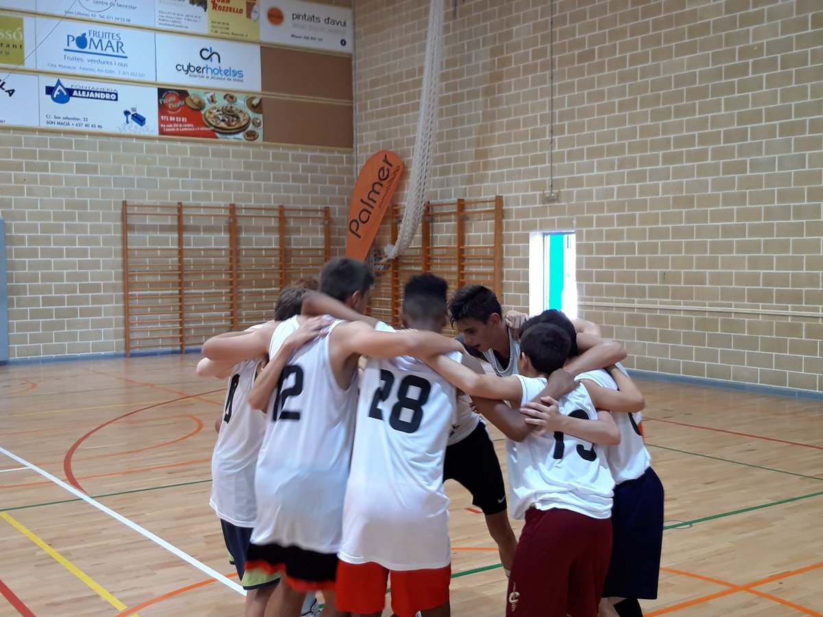ZRSummerLeague's tweet photo. COMPETICIONES | 🏆KANSAS CAMPEÓN ROOKIE MASCULINO 🏆 Primeros campeones de la #SummerLeagueZR tras ganar a Duke por 74-58. ¡Enhorabuena! https://t.co/RrWqZa8OxA