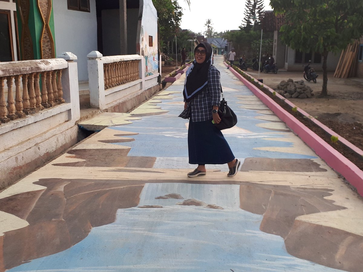 kaylathin85's tweet photo. peresmian rabat beton 3 dimensi pekon bulurejo kec.gading rejo kab #Pringsewu #TPPILampung #PIDmandirikanDesa @KemenDesa @p3mdpringsewu @anwsanusi @fachrilabalado @EkoSandjojo @jokowi @PMD_Lampung @Ibnuwalidin_lpg @IWayanGunawan5 @bundazira_sari @budimandjatmiko https://t.co/OSA6BQ0UM5