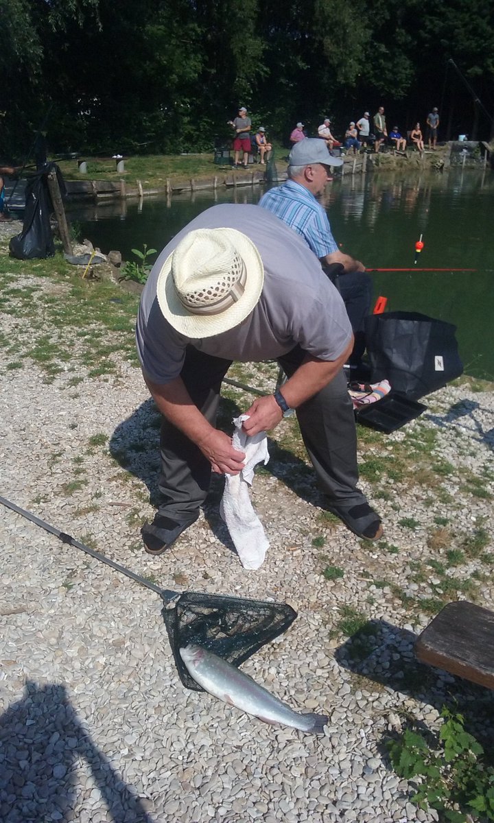 GroupamaFd51's tweet photo. Journée pêche avec les caisses locales de Troissy Avize et Ay de @GroupamaNordEst 
#peche #mutualisme #convivialité #çaMord https://t.co/fKaY1SLJVL