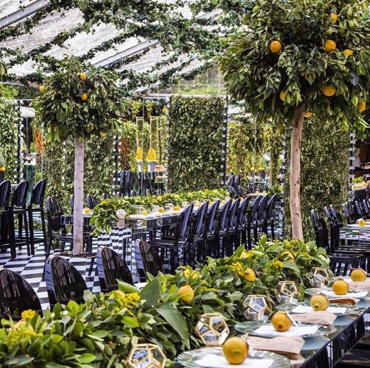 VeromiaStyle's tweet image. When life gives you lemons... 🍋🍋🍋 📷: @lebaneseweddings #weddingstyle #receptionstyle #weddingrrception #styleideas #weddingideas #lemons