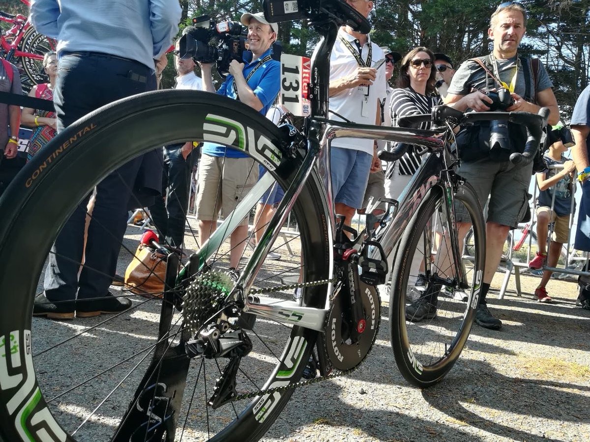🇫🇷 #TDF2018 

The more it shines the faster it goes, right? 🤔😅 The <a href="/cervelo/">Cervélo</a> S5 of <a href="/MarkCavendish/">Mark Cavendish</a> is race ready! 👌🏼
