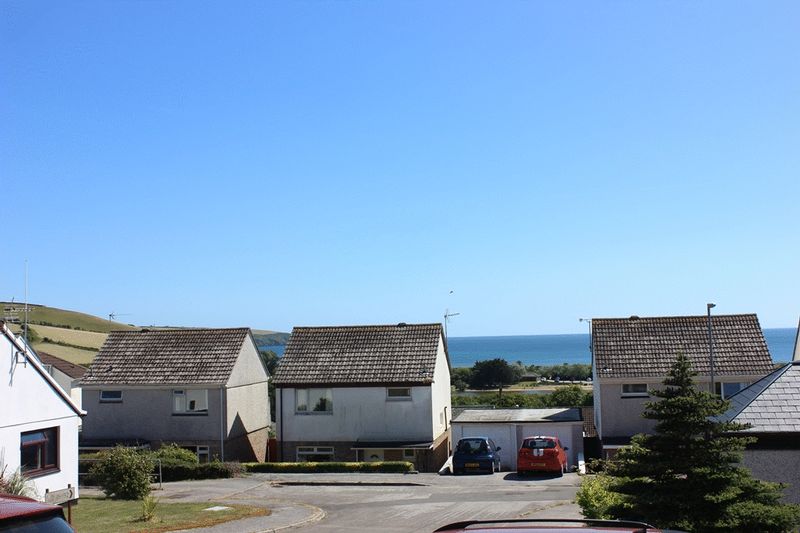 Sea view 😍🌅 #Cornwall #property #rightmove @cornishguardian <a href="/CornwallLifeMag/">Cornwall Life</a> 
burrowsestateagents.co.uk/properties-for…