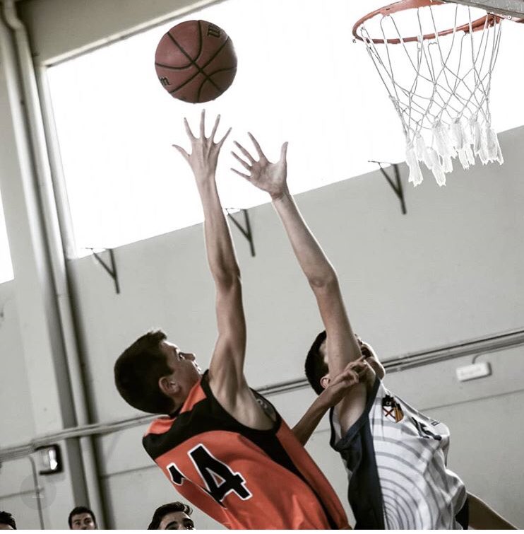 BasketSanAgus's tweet photo. Nuestro jugador Sergio de Larrea ha sido convocado por la Selección Española U13 de @baloncestofeb . Enhorabuena Sergio. Estamos muy orgullosos. 🏀⛹️‍♂️ @FBCyL @FBCyLValladolid https://t.co/qZaQjFdFiL