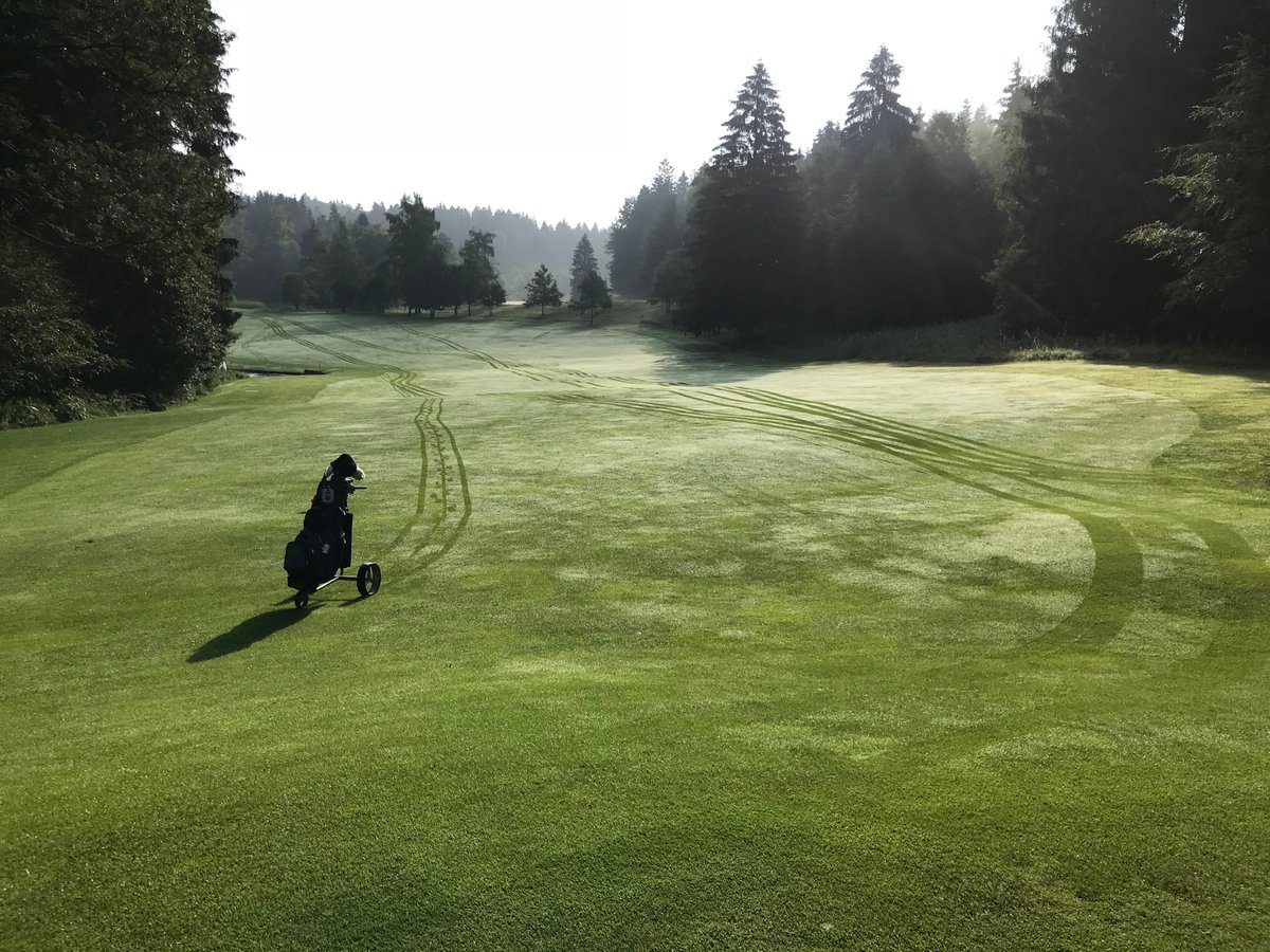RemoRigoni's tweet photo. early bird Golf im GCC Hittnau, einfach herrlich #golf #gcch #earlybird https://t.co/EGF3J6moVu