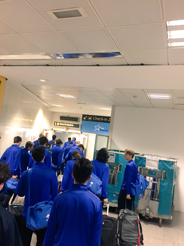LatymerSport's tweet photo. The football section are all checked in and ready to board! On our way to Seattle & Vancouver - keep an eye on here for daily updates. Ps. It’s coming home!! #LUSTOUR2018 https://t.co/owaACbqowV