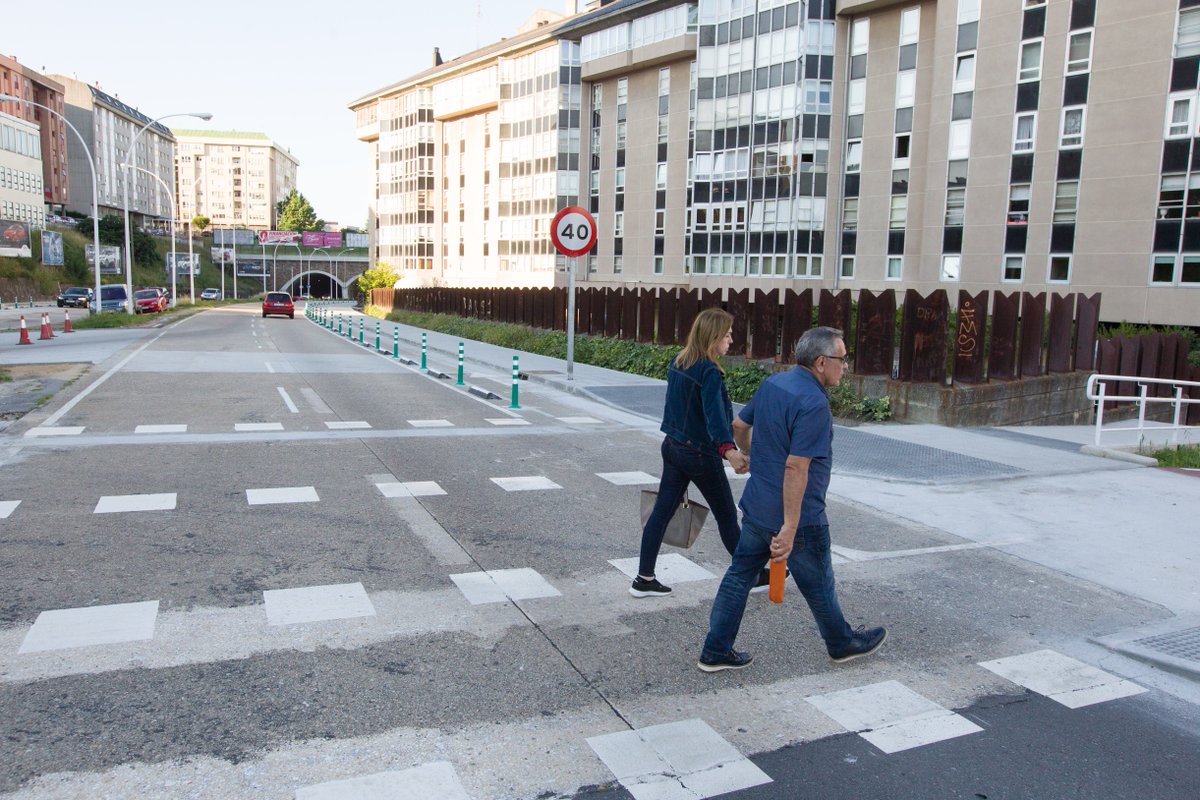 ConcelloCoruna's tweet photo. As obras no túnel de Salgado Torres remataron onte, completando unha actuación que fai crecer o carril-bici da cidade e que mellora o tránsito peonil e a seguridade da zona. https://t.co/pkucHrnuxv https://t.co/q1zwn6sOZb