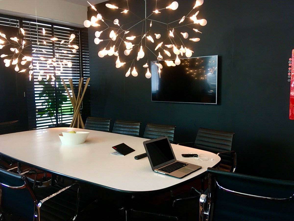 BleisureFR's tweet photo. [AMSTERDAM] Suite à notre arrivée avec @thalys_fr &amp; une matinée de réunions au @citizenM de Zaid... C’est le moment de prendre du bon temps Bleisure ! #Amsterdam #thalys #citizenm #meetingroom #biztrip #bleisure #voyagedaffaires #bloggertrip https://t.co/AXFVbec3Ra