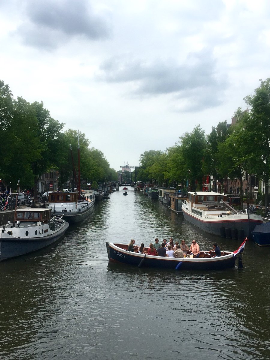 [AMSTERDAM] Suite à notre arrivée avec <a href="/thalys_fr/">Thalys</a> &amp; une matinée de réunions au <a href="/citizenM/">citizenM hotels</a> de Zaid... C’est le moment de prendre du bon temps Bleisure ! #Amsterdam #thalys #citizenm #meetingroom #biztrip #bleisure #voyagedaffaires #bloggertrip