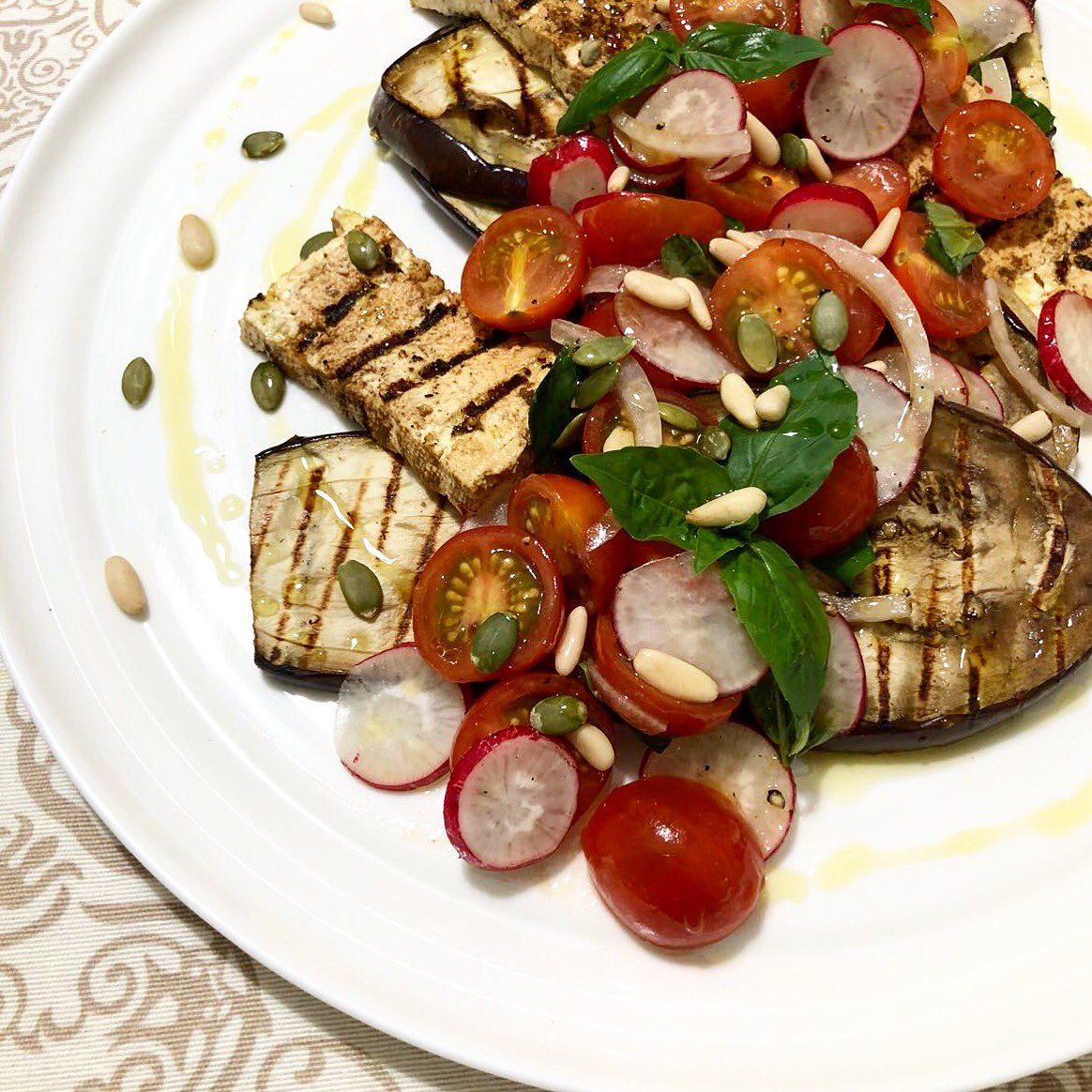 Nueva receta 🌱 VEGANA 🌱 tofu marinado 🤤 en mi insta instagram.com/p/Bk7Fw63FRvC/