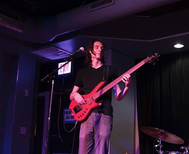 AmerMusicChan's tweet photo. Reposting @swellsharkband:
Henry, #thistimelastyear
.
.
.
.
.
#lastjune #throwback #redandblue #swellsharkband #bass #bassface #discoverportrait #atlantasnaps #rockphotography #portraitphotography #newmusic #livemusic #focalmarked #musiclife #livemusic #concertjunkie https://t.co/SkHQwppvoT