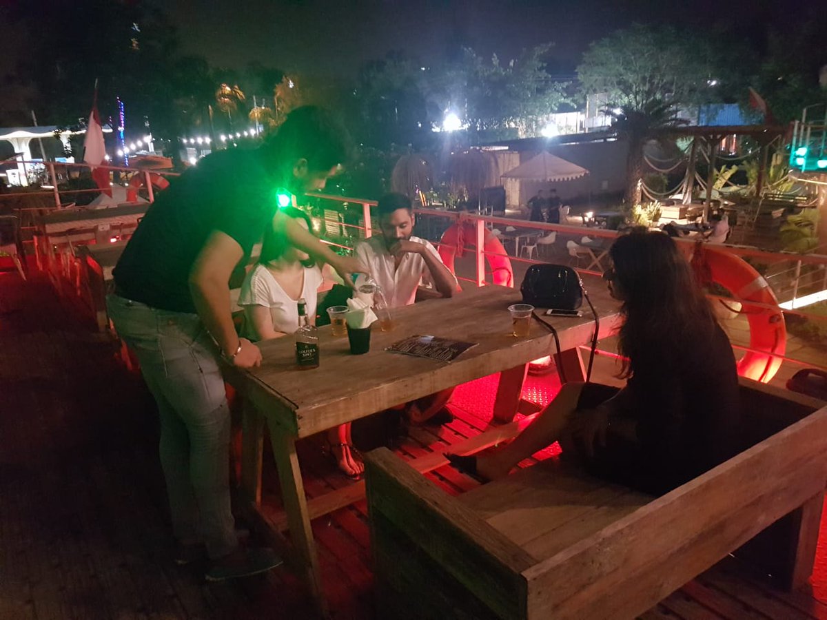 CraftbuzzEvents's tweet photo. Continued success with our clients is the best success🥃🏆 @Golfersshot  #Event #Craftbuzzevents #Twitter #whiskey https://t.co/xnkwDQjmLQ