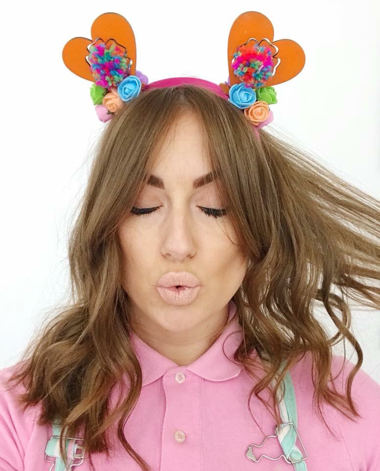 The <a href="/sassandhalo/">Sass & Halo</a> Stendhal Festival crowns are now available to buy online.

Remember 10% of every sale goes to L.I.P.S. - Limavady Initiative for the Prevention of Suicide 😍😍 sassandhalo.com/collections/fe… 

Check out <a href="/sassandhalo/">Sass & Halo</a>’s fb for a little competition, TSx