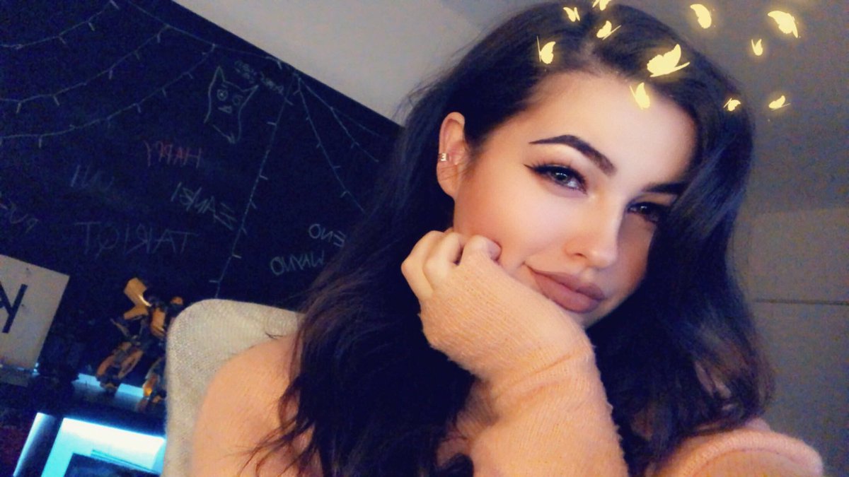 KTLODO's tweet photo. I had so much fun last night I’m doing it again.... ROADHOG FISHING ANYONE?? 

(Also today is a rare day where I think I look nice GG me ✨💕😻)

https://t.co/M2NDdeezVq https://t.co/H41n0NVw75