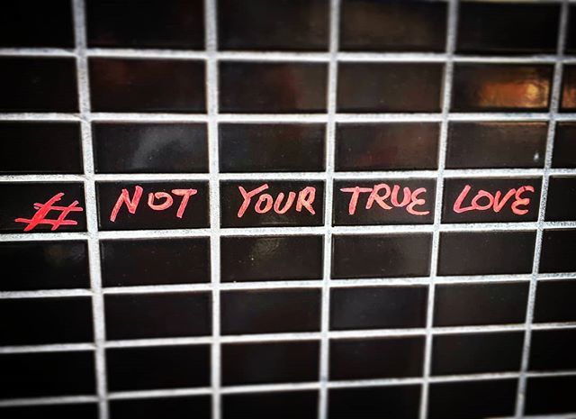 Cold, wall. And here I was ready to introduce you to my parents..
#notyourtruelove #urbanrejection #hititnquitit
