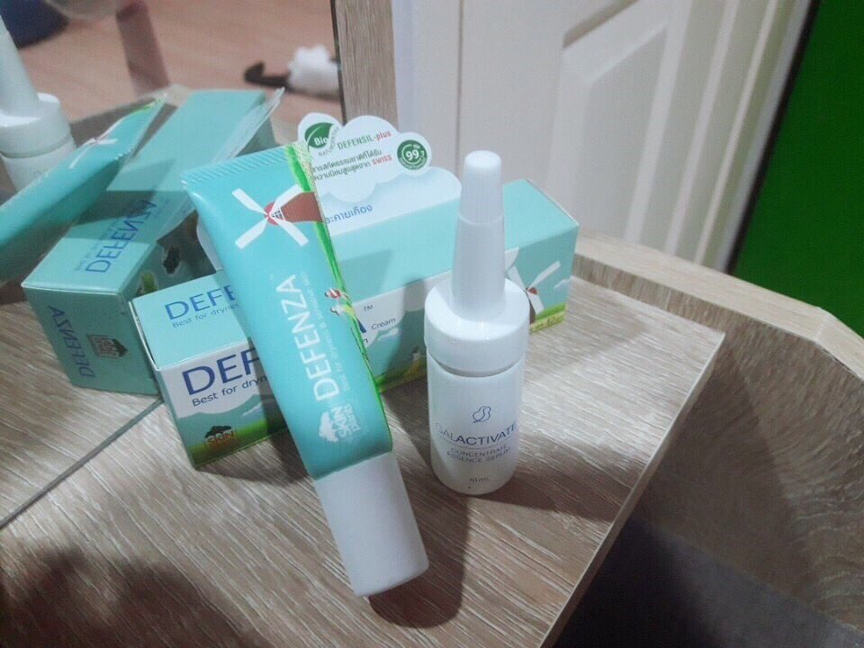 Gotopapa1's tweet image. กอบกู้หน้าได้ดีมากทั้งเซรั่มทั้งครีมเป็นคนไม่ชอบทาอะไรเยอะๆ เพราะหน้ามัน ผิวจุดไหนที่แห้งกร้านๆ เป็นขุยๆ ทาเยอะๆ ผิวจะชุ่มชื้น รอยดำรอยแดงลดลง หน้าเริ่มใสขึ้นเปล่งปลั่ง หน้าดีมาขนาดนี้เพราะคู่นี้เลย  #Galactivate #Defenza #Howtoperfact  #ไว้รีวิวห้ามขายของ